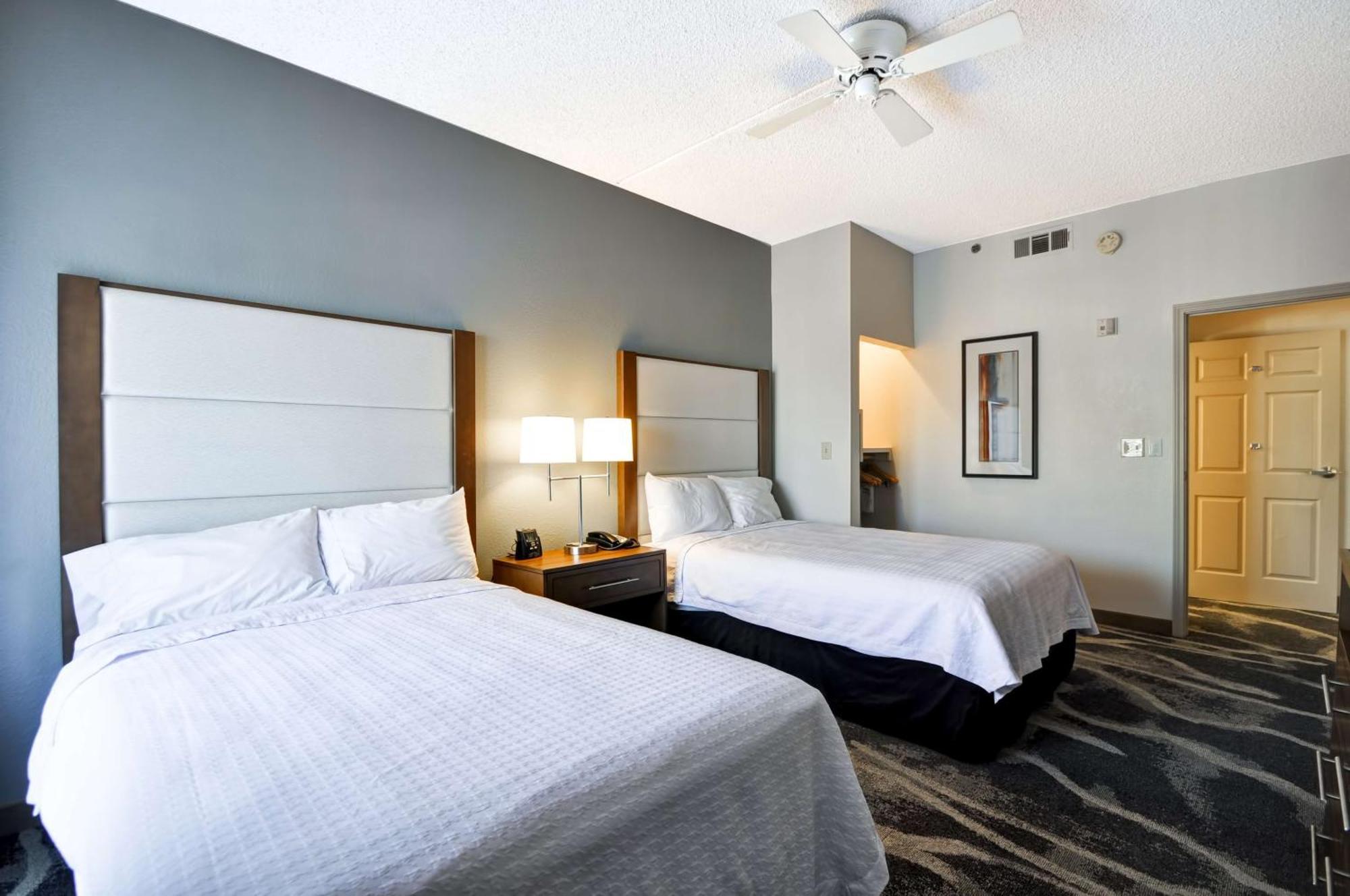 Homewood Suites By Hilton Phoenix-Biltmore Exterior photo