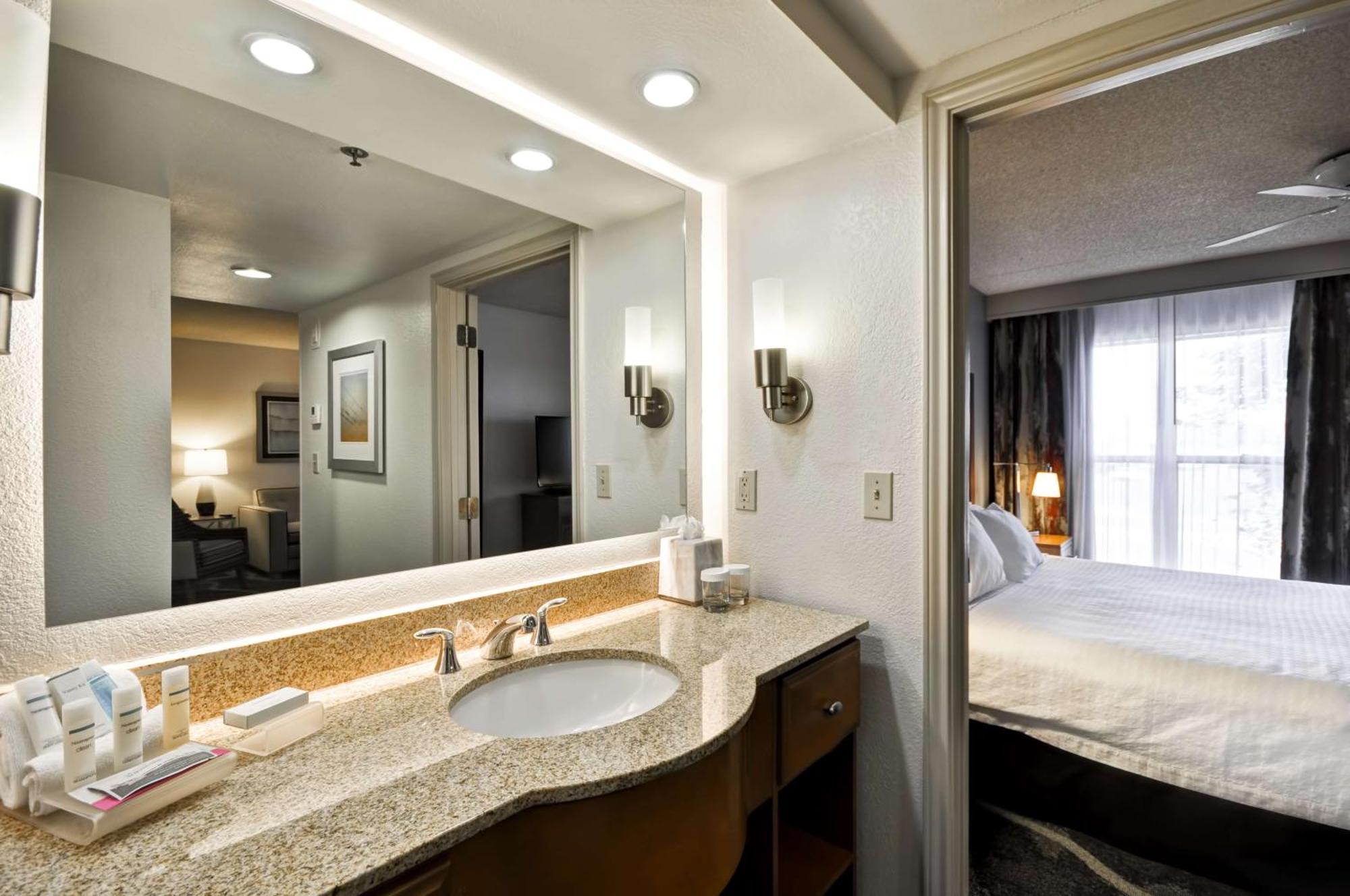 Homewood Suites By Hilton Phoenix-Biltmore Exterior photo